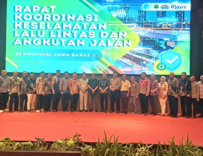 
					Kepala PT Jasa Raharja Cabang Utama Jawa Barat Hadiri Rakor Keselamatan Lalu Lintas dan Angkutan Jalan