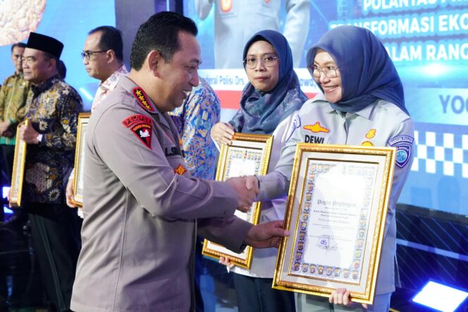 
					Jasa Raharja Raih Penghargaan Kolaborasi Aktif Pengamanan Arus Mudik dan Arus Balik Ops Ketupat 2024