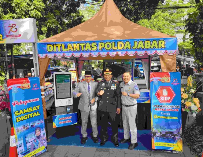 
					Kepala PT Jasa Raharja Cabang Utama Jawa Barat Hadiri HUT Bhayangkara Ke-78 di Lapangan Gasibu Kota Bandung