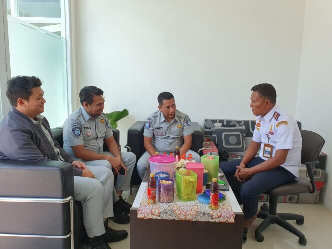 
					Jasa Raharja Jawa Barat Anjangsana Ke Terminal Ciakar Kabupaten Sumedang