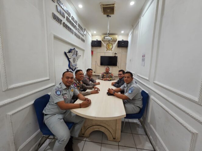 
					Jasa Raharja Cabang Utama Jawa Barat Hadiri Rapat FKLL Dalam Mitigasi Risiko Kecelakaan Lalu Lintas di Kota Cimahi