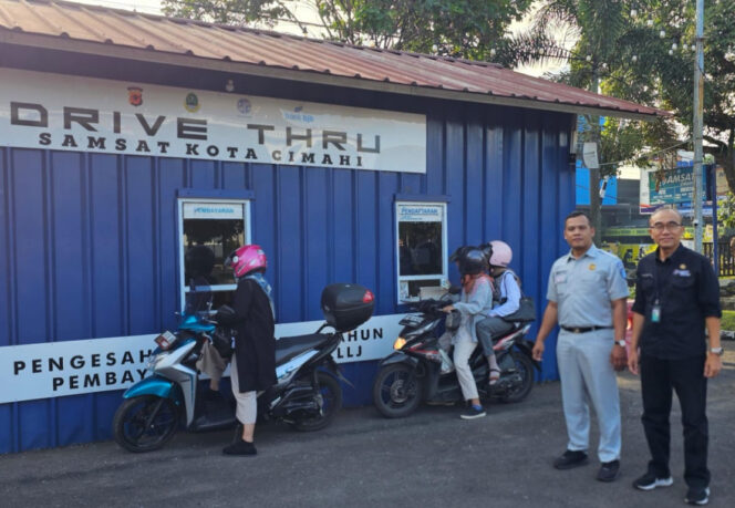 
					Dengan Samsat Drive Thru, Bayar Pajak Kendaraan di SAMSAT Kota Cimahi Hanya Tiga Menit