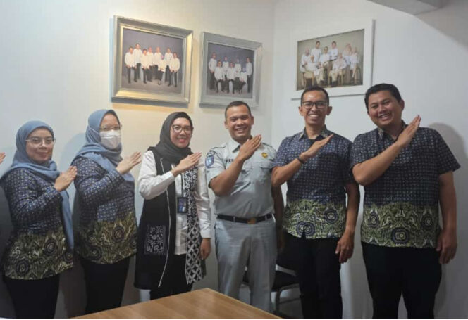 
					Tingkatkan Pelayanan Kepada Masyarakat PT. Jasa Raharja Cabang Utama Jawa Barat Mengunjungi  BPJS Kesehatan