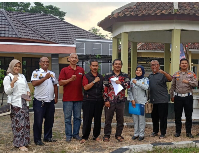 
					Jasa Raharja Tasikmalaya Adakan Fkll Di Kampung Tertib Lalu Lintas Parakannyasag Kota Tasikmalaya