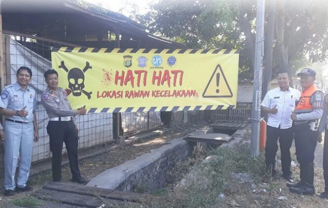 
					Cegah Laka Lantas, Jasa Raharja Pasang Spanduk Himbauan Peringatan di Daerah Rawan Kecelakaan