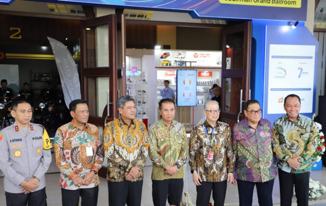 
					Direktur Utama PT Jasa Raharja Menghadiri Pembukaan Pameran Otomotif GIIAS Bandung 2024