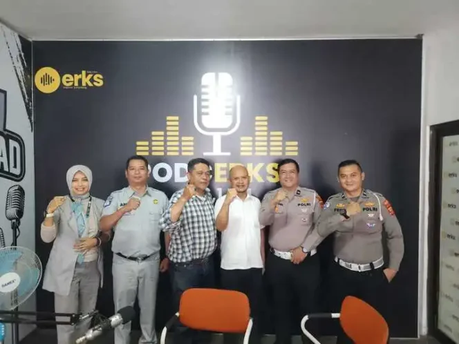 
					Jasa Raharja Bersama P3D Wilayah Sumedang Lakukan Kegiatan Talkshow di Radio ERKS Sumedang