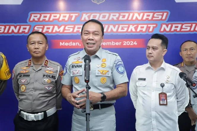 
					Gelar Rakornas, Pembina Samsat Tingkat Nasional Bahas Optimalisasi Capaian Target Kepatuhan Pajak Kendaraan Bermotor 2024