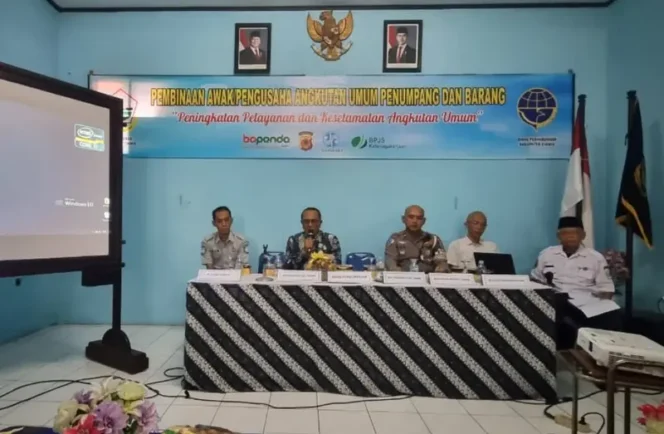 
					PT Jasa Raharja Bersama Mitra Kerja Terkait Hadiri Kegiatan Pembinaan Awak Angkutan Umum di Kantor Organda Kabupaten Ciamis