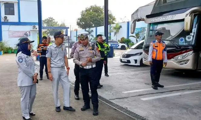 
					Jasa Raharja Karawang Bersama Mitra Terkait Melaksanakan Giat Rampcheck di PO Pandawa