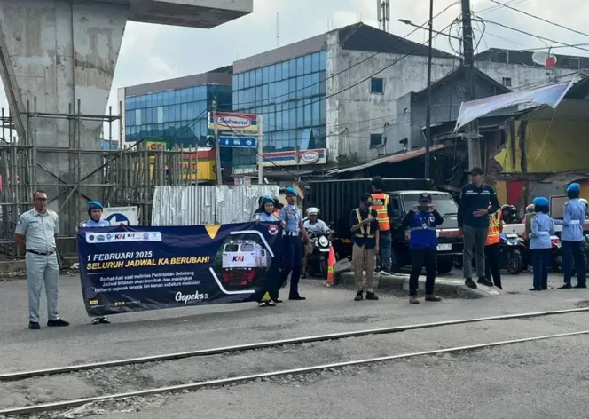 
					Lakukan Kegiatan Edukasi Keselamatan di Perlintasan Sebidang, Jasa Raharja Bandung Bersama Komunitas Pecinta Kereta Api Ikut Terlibat