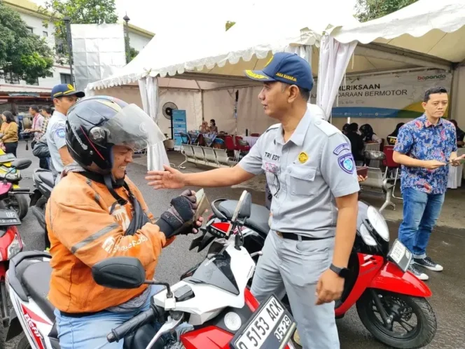 
					Jasa Raharja Jawa Barat Kembali Turut Dalam Giat Pemeriksaan PKB di Samsat Cimahi Bersama Mitra Kerja Terkait