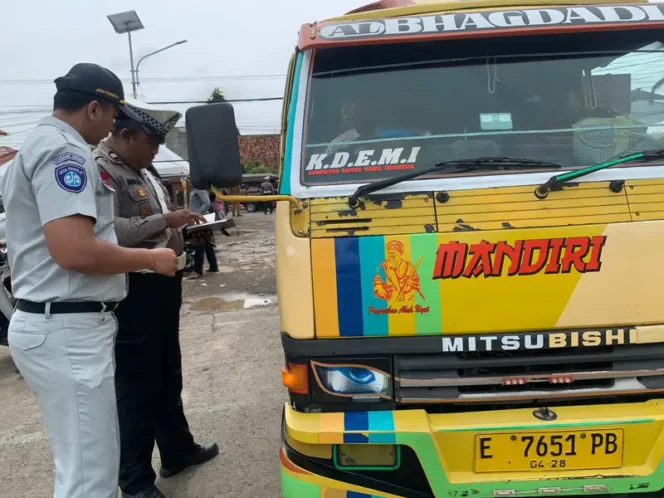 
					JR Indramayu Tingkatkan Kepatuhan KBU di Wilayah Samsat Haurgeulis
