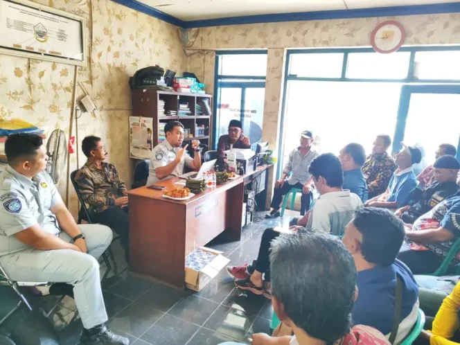 
					Sosialisasi Jasa Raharja Kanwil Jawa Barat untuk Awak Angkutan di Kabupaten Sumedang