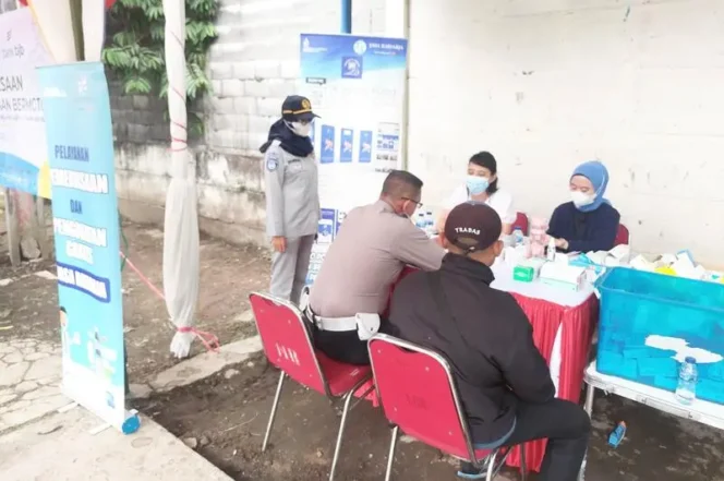 
					Jasa Raharja Kanwil Utama Jawa Barat Hadirkan Layanan Mobile Unit Kesehatan Lalu Lintas (MUKL) dalam Kegiatan Pemeriksaan Pajak Kendaraan di Alun-Alun Soreang