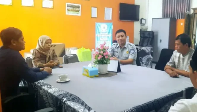
					Jasa Raharja Cirebon Melaksanakan Kegiatan Sosialisasi Penanganan Laka Lantas dan Aplikasi JR-Care di RSU Universitas Muhammadiyah Cirebon