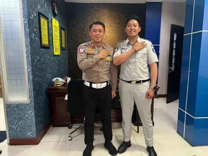 
					Kunjungan Kerja Jasa Raharja Bandung dengan Kasatlantas Polrestabes Bandung untuk Tingkatkan Koordinasi dan Strategi Pengurangan Kecelakaan Lalu Lintas