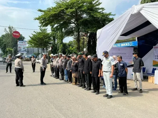 
					Jasa Raharja Cabang Cirebon Melaksanakan Kegiatan Sosialisasi Penanganan Laka Lantas dan Pajak Kendaraan Bermotor di Hotel Aston Cirebon