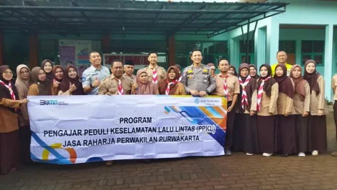 
					Jasa Raharja bersama Satlantas Polres Purwakarta melaksanakan kegiatan Pengajar Peduli Keselamatan Berlalu Lintas (PPKL) di SMPN 1 Wanayasa Purwakarta   