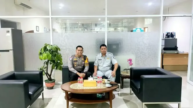 
					Jasa Raharja Cabang Karawang Menerima Kunjungan Kasatlantas Polres Karawang