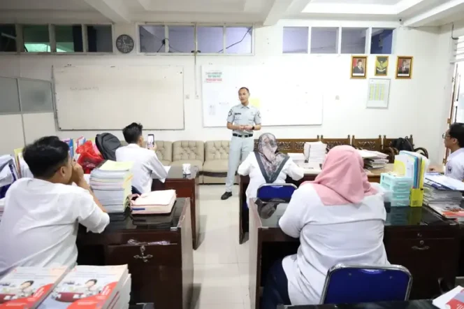 
					Jasa Raharja Sukabumi Melaksanakan Giat PPKL (Pengajar Peduli Keselamatan Lalu Lintas) di SMKN 1 Cianjur