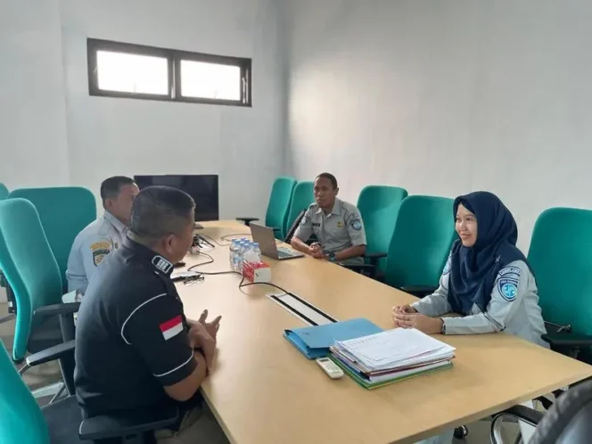 
					Kepala Jasa Raharja Cabang Indramayu Lakukan Kordinasi dan Evaluasi Dengan Kepala UPPKB Losarang