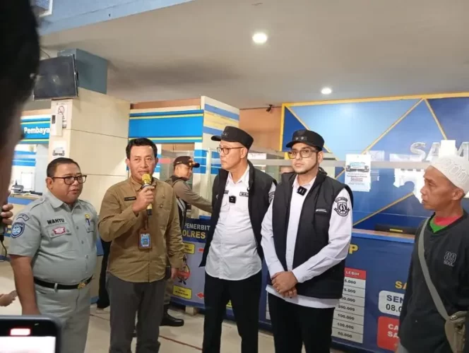 
					Kunjungan Kerja Walikota Sukabumi ke Samsat Kota Sukabumi