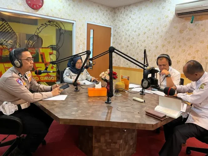 
					Jasa Raharja Cabang Bogor Bersama Tim Pembina Samsat Kab. Bogor Sosialisasikan Program Ramadan di Radio Teman FM