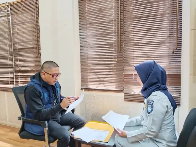 
					Rekonsiliasi Pendapatan SWDKLLJ Bulan Februari Samsat Pelabuhan Ratu