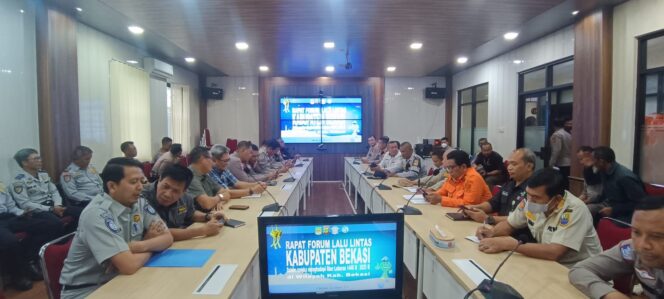 
					Jasa Raharja Bekasi Bersama FKLL Kab. Bekasi Satukan Visi Untuk Menciptakan Manajemen Berkeselamatan Periode Arus Mudik dan Balik Ramadhan 1446 H/2025