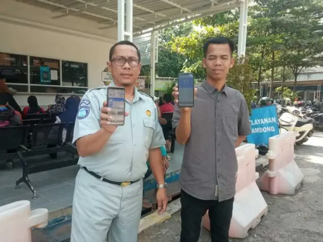 
					Jasa Raharja Bekasi Memperkenalkan Aplikasi JR Safety Road di Samsat Cikarang