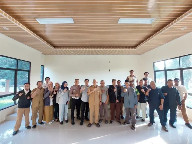 
					Mendekatkan Dengan Masyarakat Mengenai Opsen Dan Kesamsatan,Tim Pembina Samsat Kota Bekasi Sosialisasi Dengan Ketua RT/RW Kelurahan Kota Baru