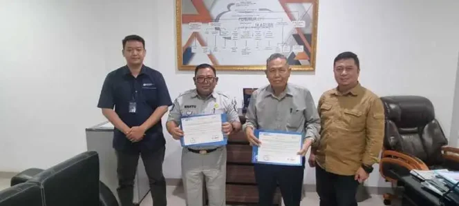 
					Jasa Raharja Cabang Sukabumi Teken Komitmen Bersama dengan BPJS Kesehatan Sukabumi Terkait Kepatuhan Pembayaran PKB dan SWDKLLJ