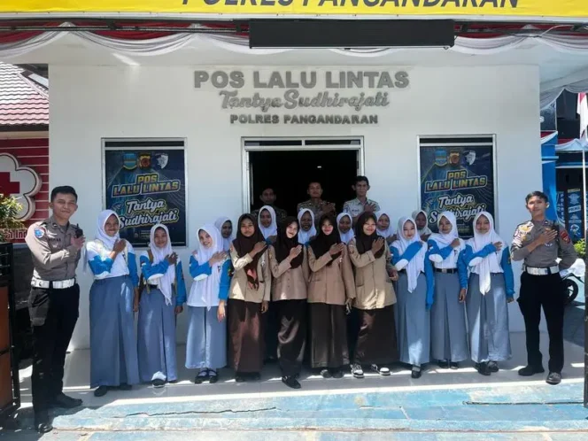 
					Jasa Raharja Laksanakan Sosialisasi Keselamatan kepada Organisasi Ekstrakurikuler Patroli Keamanan Sekolah (PKS) MAN 1 Pangandaran