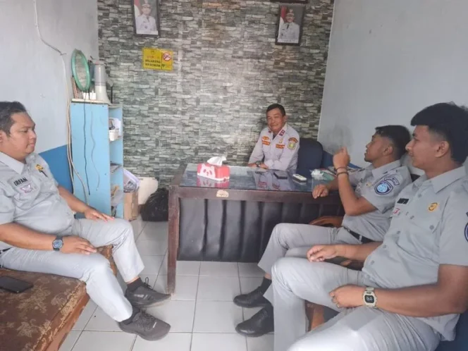 
					Jasa Raharja Indramayu Kordinasikan Keterjaminan Penumpang Angkutan Umum dengan Kepala Terminal Patrol