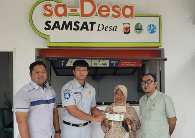 
					Petugas Jasa Raharja Samsat Haurgeulis Lakukan Monitoring ke Samsat Desa Patrol
