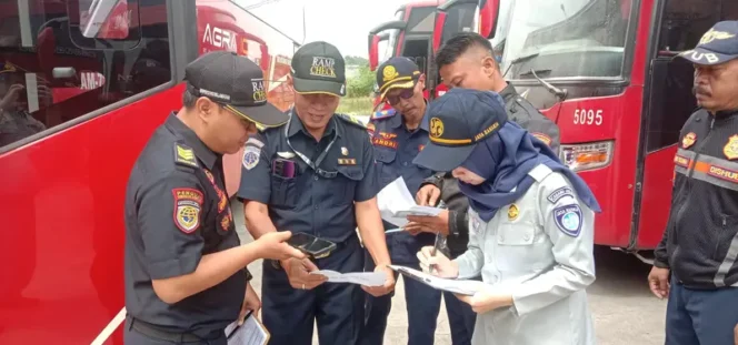 
					Upaya Cegah Risiko Kecelakaan, Jasa Raharja Karawang Bersama Mitra Terkait Laksanakan Ramp Check Di Perusahaan Otobus
