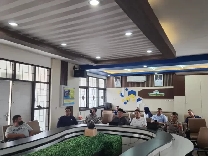 
					Tim Pembina Samsat Kota Tasikmalaya Gelar Rapat Evaluasi Program Pemutihan Pajak Kendaraan Bermotor 2025