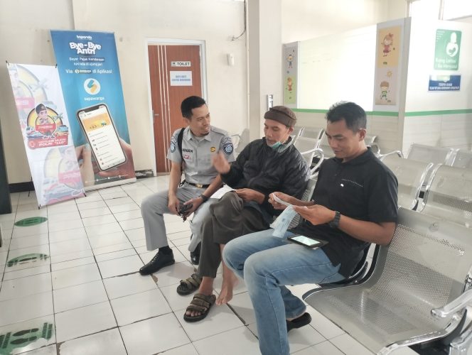 
					Jasa Raharja Pantau Pelaksanaan Operasional Samsat Kota Tasikmalaya di Hari Minggu
