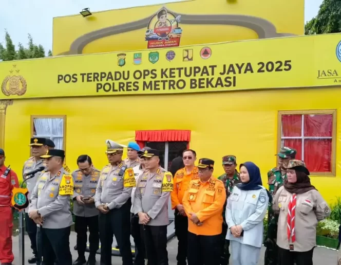 
					Kunjungan Kapolda Metro Jaya Ke Pos Yan Terpadu Kedungwaringin