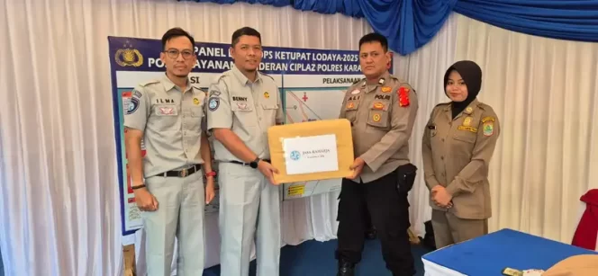 
					Dukung Operasi Ketupat Lodaya 2025, Jasa Raharja Karawang Gelar Aksi Simpatik Di Pos Pelayanan Terpadu