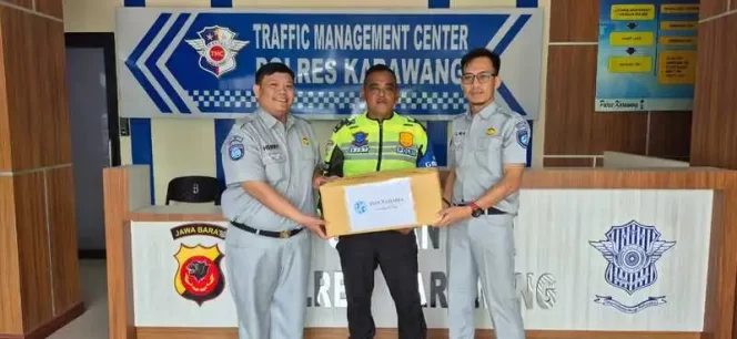 
					Dukung Operasi Ketupat Lodaya 2025, Jasa Raharja Karawang Gelar Aksi Simpatik Di Unit Laka Latas Polres Karawang