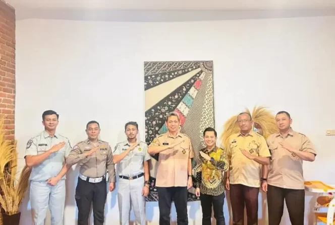 
					Samsat Indramayu II Akselerasi dan Evaluasi Program Relaksasi untuk Pelayanan Lebih Cepat dan Efisien