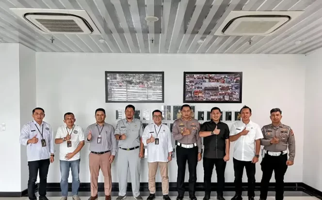 
					Tim Pembina Samsat Karawang Lakukan Rapat Evaluasi Program Pemutihan Guna Tingkatkan Pelayanan