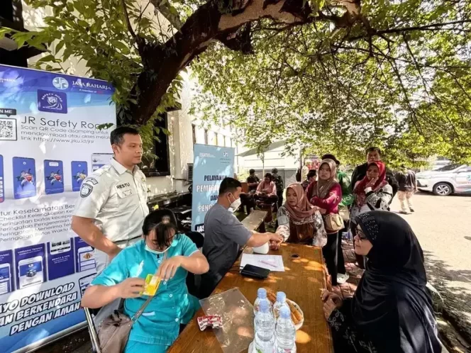 
					Jasa Raharja Kanwil Jabar Adakan Layanan Kesehatan Gratis di Samsat Kota Cimahi