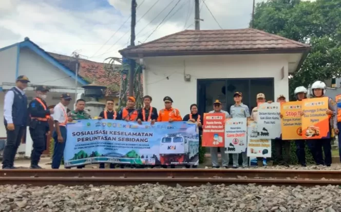 
					Jasa Raharja Sukabumi Bersama Dengan Mitra Kerja Laksanakan Kampanye Keselamatan Lalu Lintas Daerah Perlintasan Kereta Api Kabupaten Cianjur