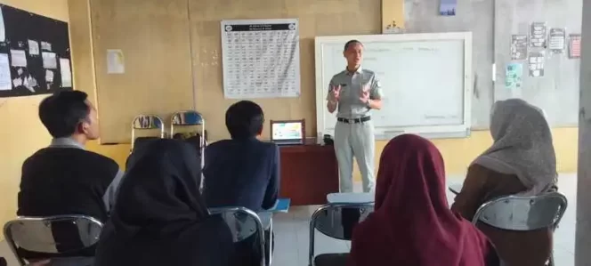 
					Upaya Kurangi Korban Laka Lantas Di Kalangan Pelajar Jasa Raharja Sukabumi Gelar PPKL Di SMK Tunas Bhayangkara