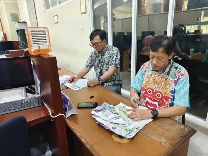 
					Tingginya Antusiasme Masyarakat Dalam Program Penghapusan Denda Pajak Kendaraan Bermotor, Samsat Kota Bekasi Buka Layanan Di Hari Minggu