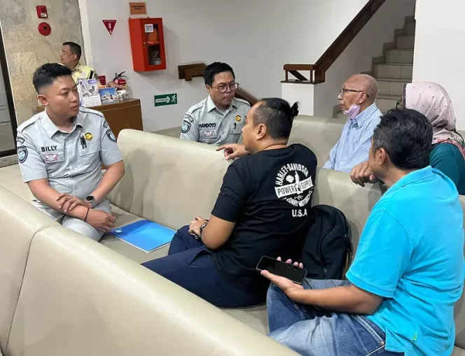 
					Jasa Raharja Bandung Melakukan jemput bola korban luka luka laka Tol Cisumdawu yang dirujuk ke RS Borromeus