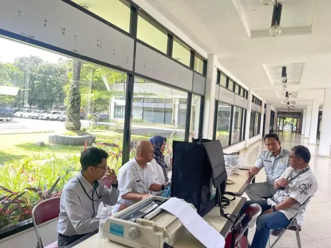 
					Giat Opsus Samsat Pajajaran yang dilakukan di PT. Dirgantara Indonesia